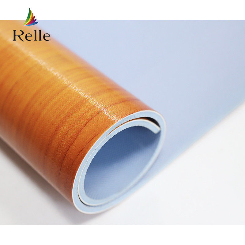 UV Coating Relle 4.5 มิลลิเมตร ฟองไร้เสียง สนามบาสเก็ตบอลพลาสติก ไม้ วินิล พีวีซี พื้นผ้าครอบ
