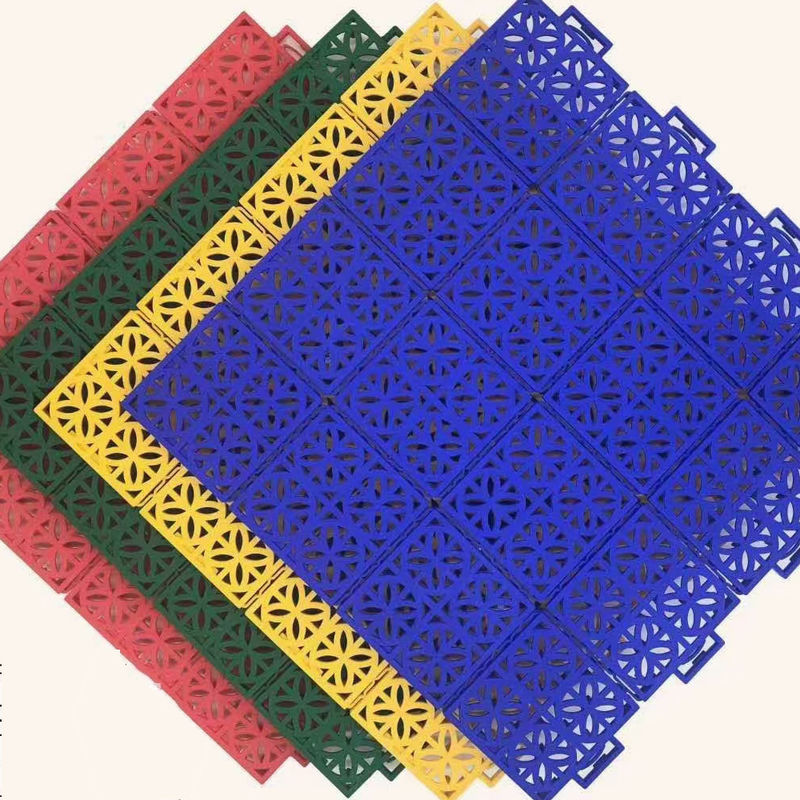 สีฟ้า PP Interlocking สปอร์ตพื้น 3.5mm 4.5mm 6mm สปอร์ตกลางแจ้ง Interlocking Tile