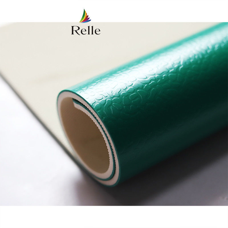 สีเขียว แบดมินตัน คอร์ท สปอร์ต พื้น Mat Roll in Relle วัสดุ PVC สินเชื่อมสําหรับกีฬา