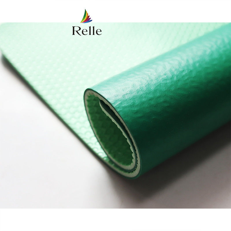 สีเขียว แบดมินตัน คอร์ท สปอร์ต พื้น Mat Roll in Relle วัสดุ PVC สินเชื่อมสําหรับกีฬา