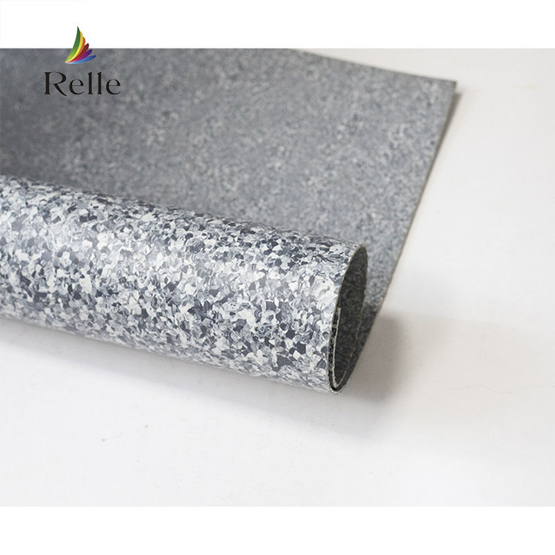 T Grade Wear Resistant Relle Light ไวนิล พื้นไม้ สีเทาสําหรับภายในในประเทศมาเลเซีย นุ่มและสบาย